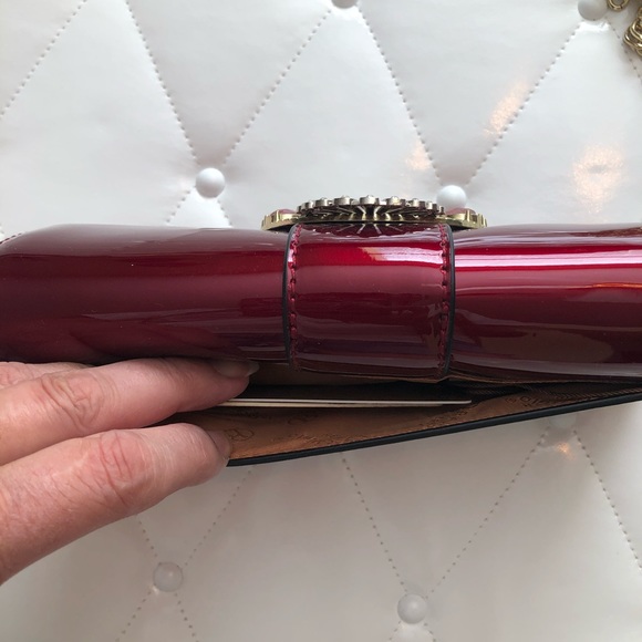 Gorgeous Clutch